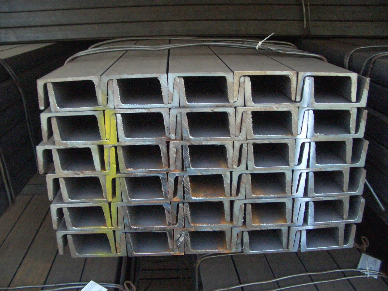 Hình danh mục Thép hình u